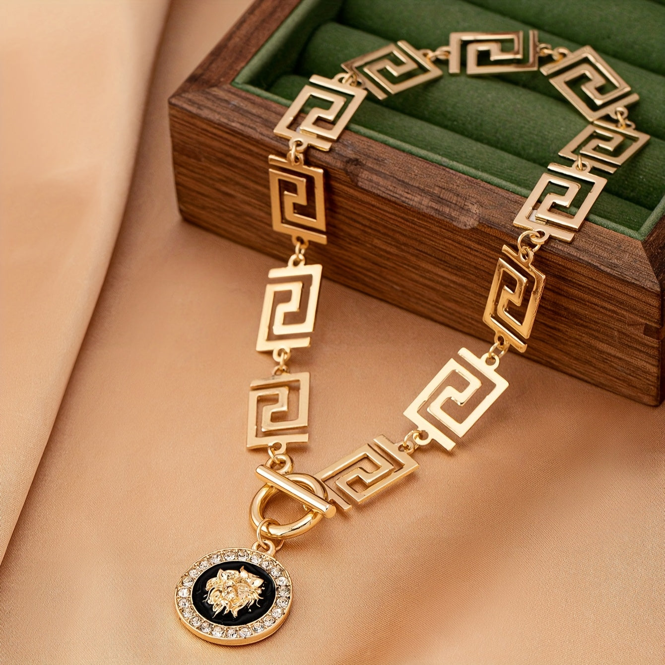 Women's Boho Lion Head Anklet - Zinc Alloy Chain, Black & Clear Gemstones - Daily Occasion Jewelry | Stylish Casual Design | Durable Zinc Alloy